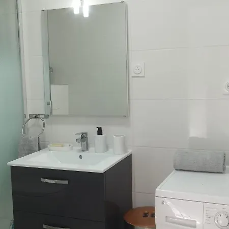 Maison 01200 *
